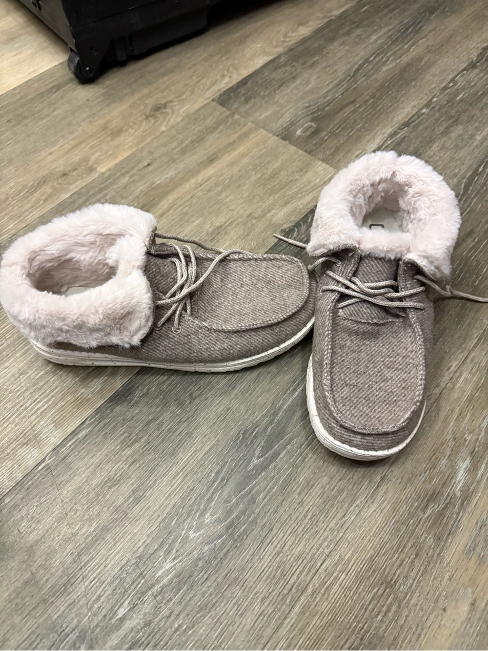 Hey Dude Britt Size 8 Women’s. - Picture 2 of 5